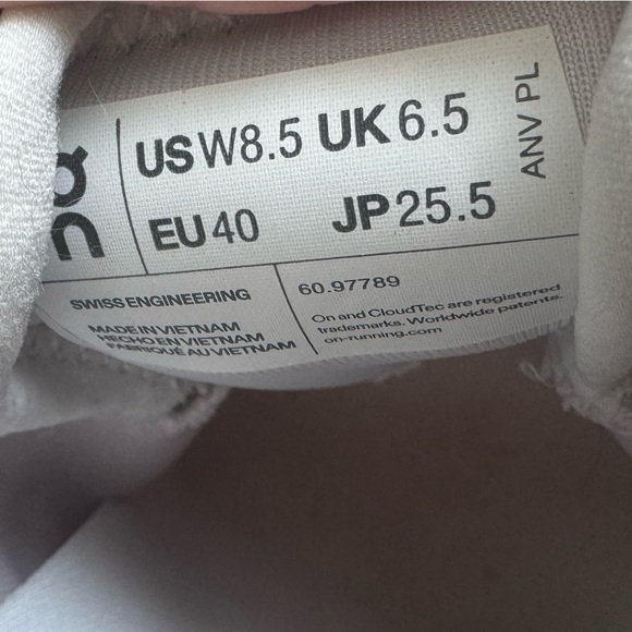 On Running Cloud X 3 Savannah/Frost Running Shoes 60.97789 Women’s Size 8.5 - Picture 16 of 16